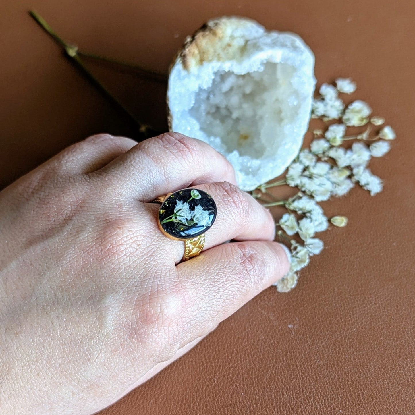 bague ovale gypsophile blanc noir