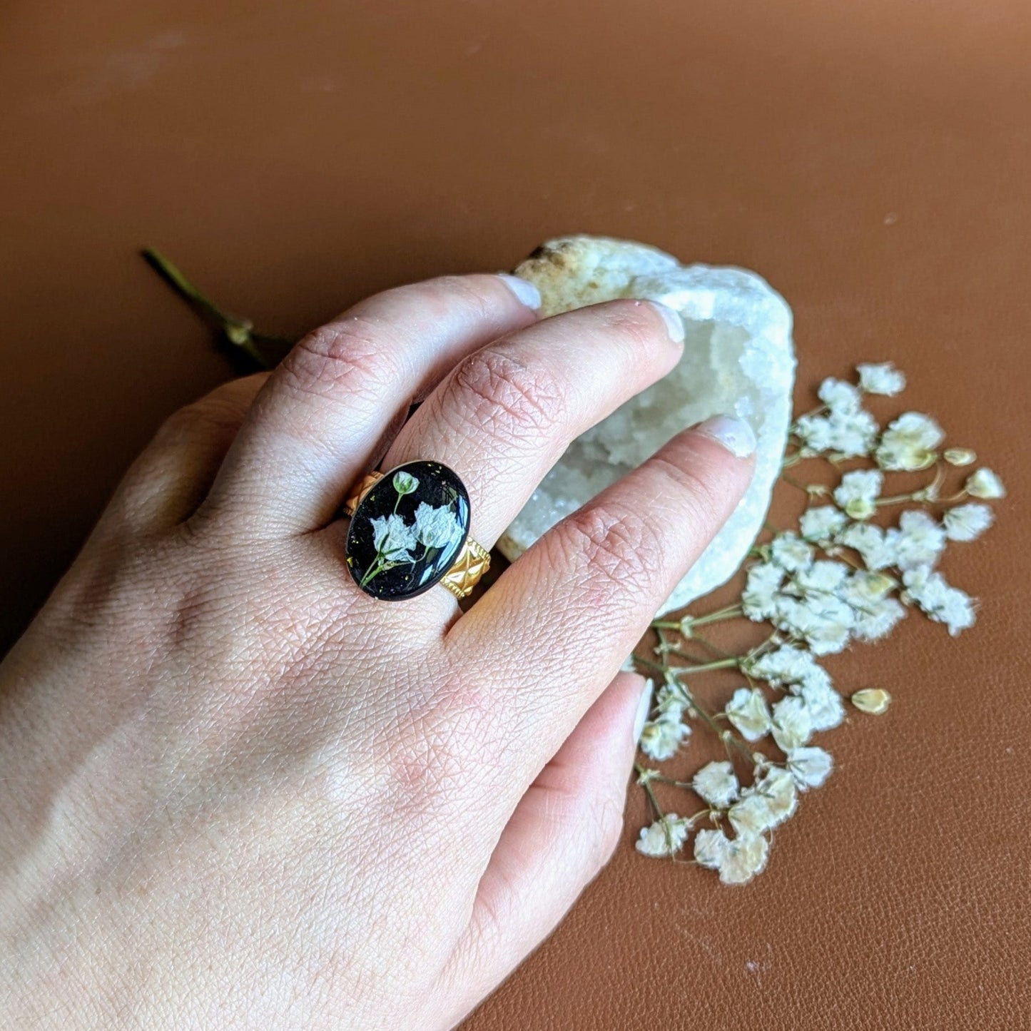 bague ovale gypsophile blanc noir