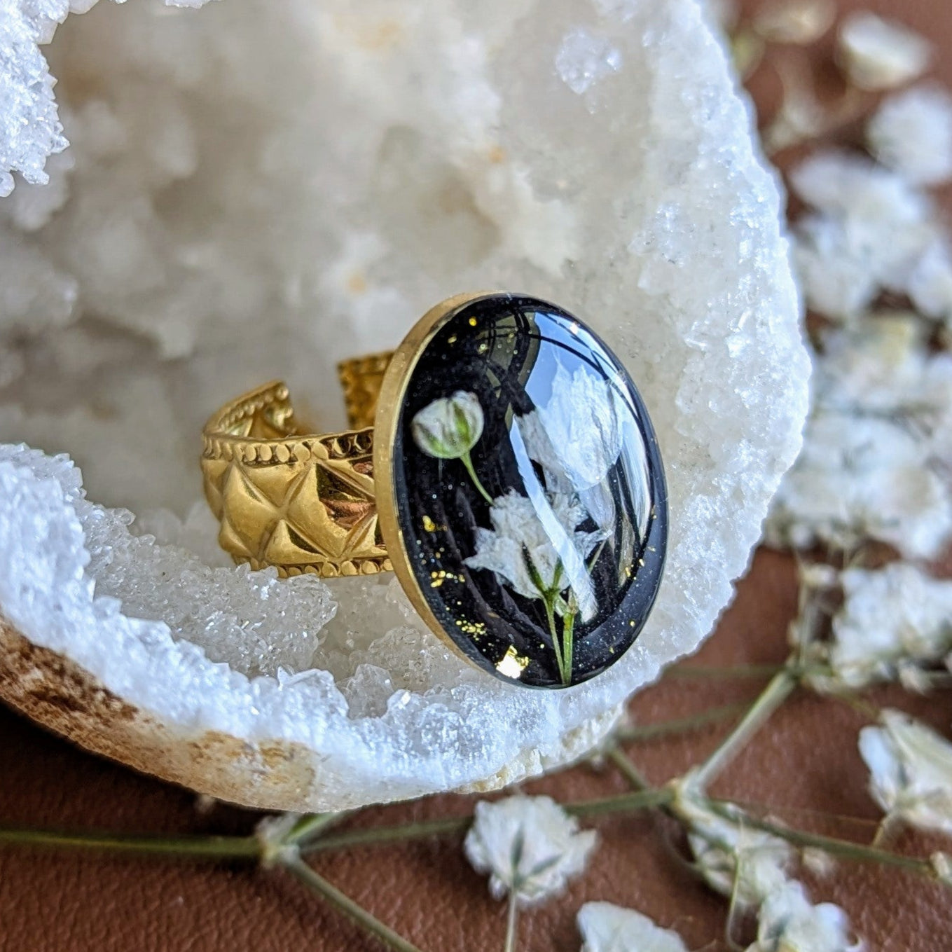 bague ovale gypsophile blanc noir