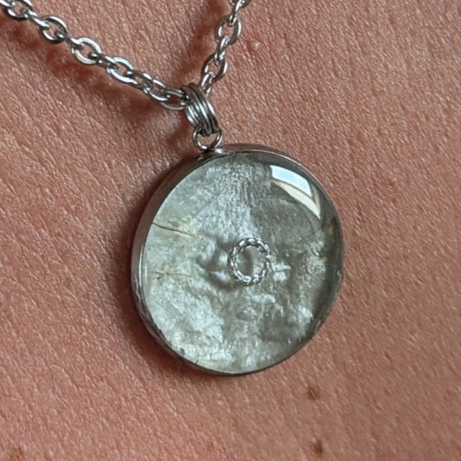 collier médaillon monnaie du pape
