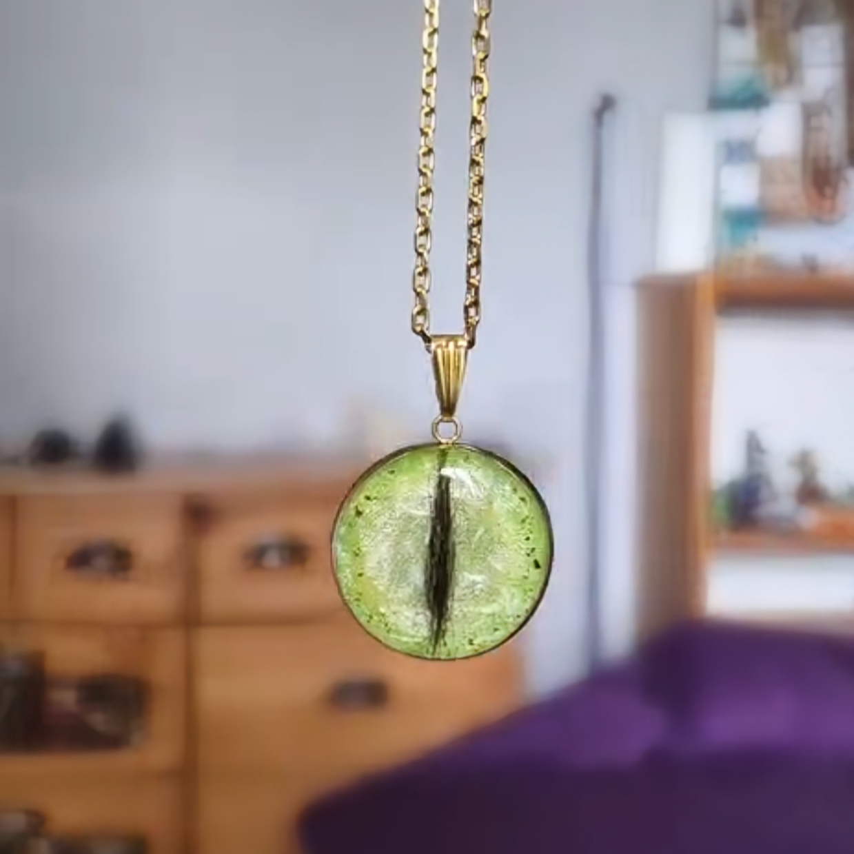 collier oeil de chat noir