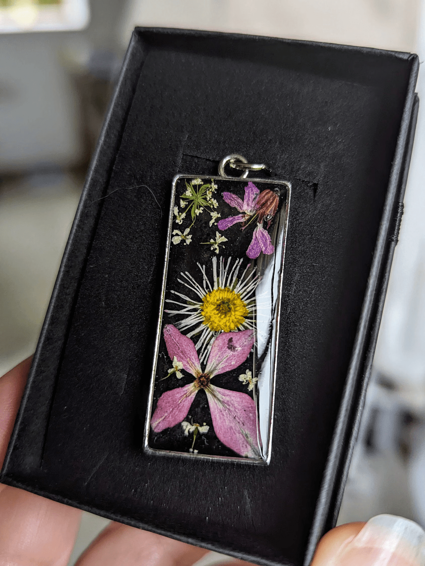 Empreintes Eternelles Porte-clés N°1 Porte-clés en résine et fleurs séchées