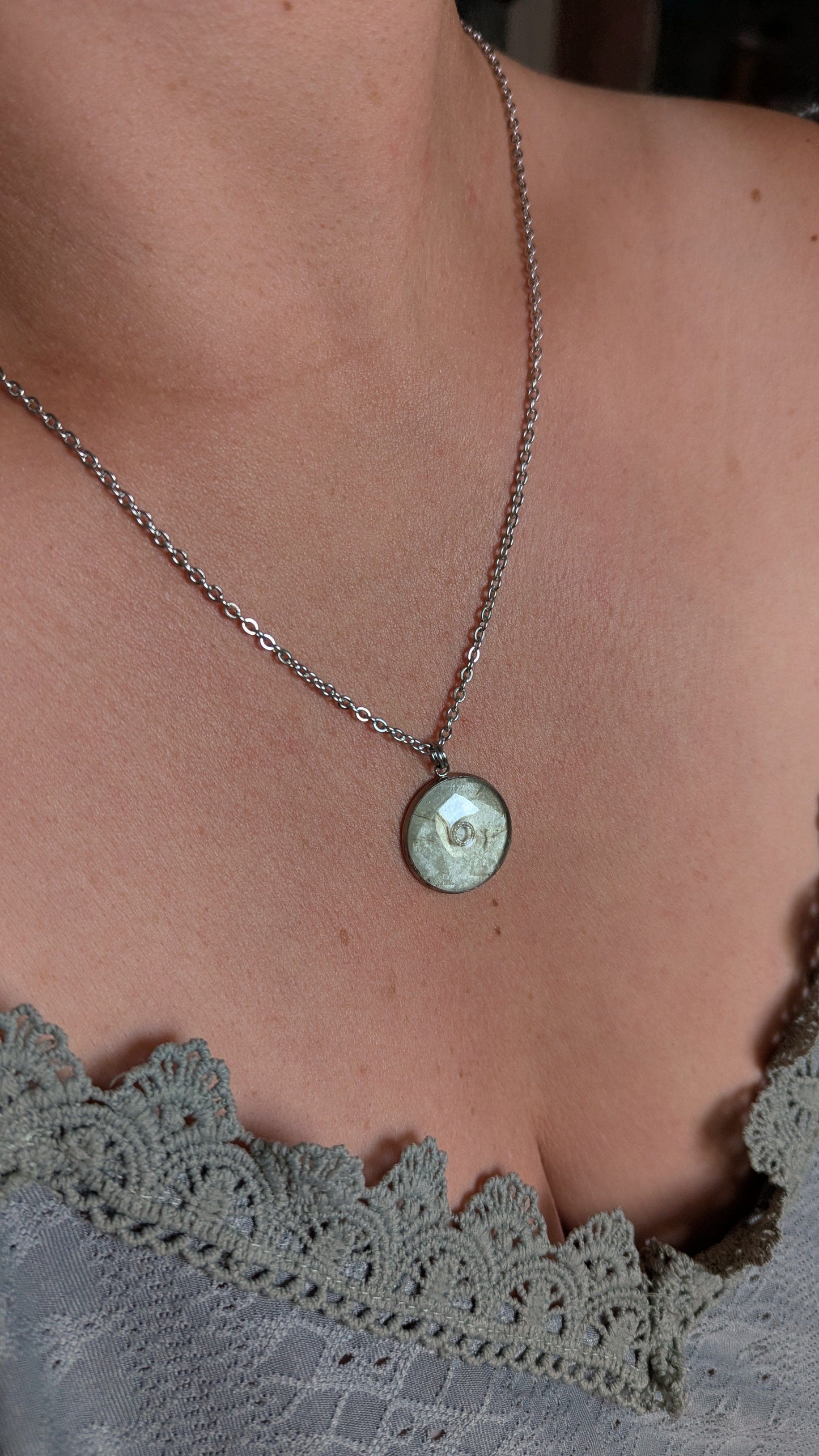 Étreinte Éternelle Colliers Collier Monnaie du pape & cercle