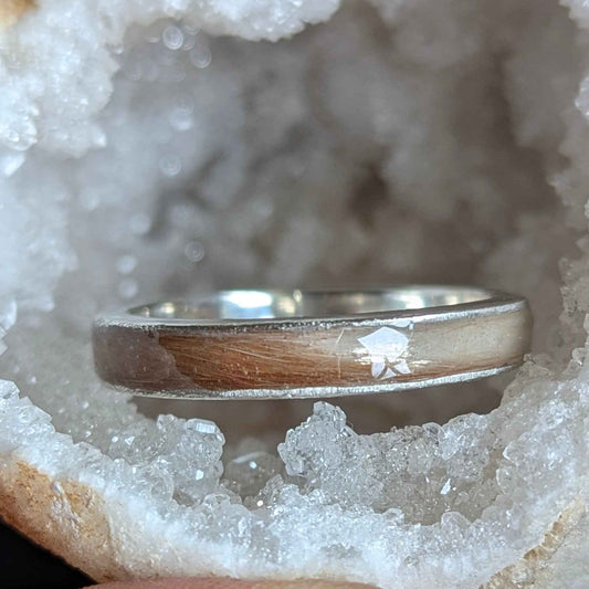 Bague souvenir animal Complys en argent massif forgé avec inclusion de poils ou cendres — vue 4