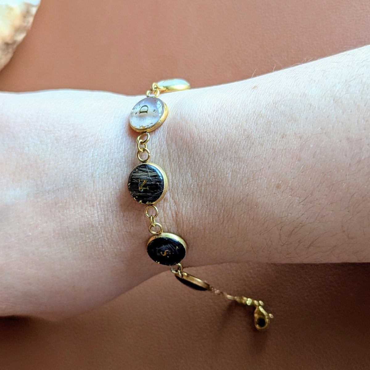 bracelet souvenir animaux initiales