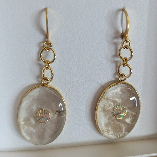 Étreinte Éternelle Boucles d'oreilles Boucles d'oreilles Monnaie du pape & coquillage