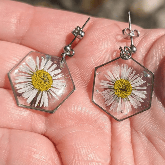 Étreinte Éternelle Boucles d'oreilles Boucles d'oreilles Pâquerettes