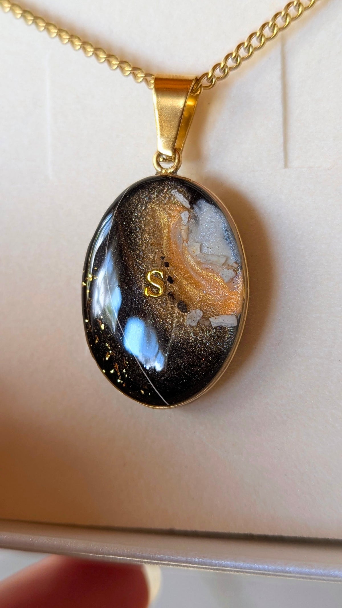 Collier souvenir réversible L'intuitif en acier inox ou or laminé 14k avec poils et cendres d'animal — vue 18