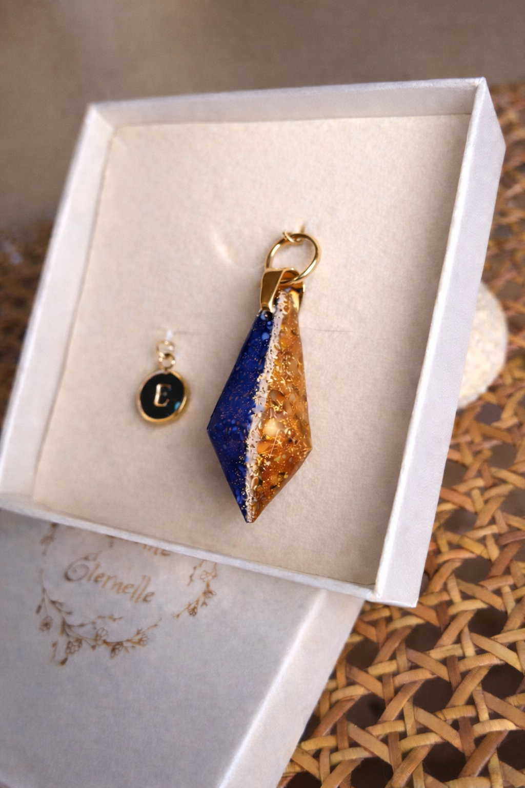 Pendule avec souvenirs d'animaux