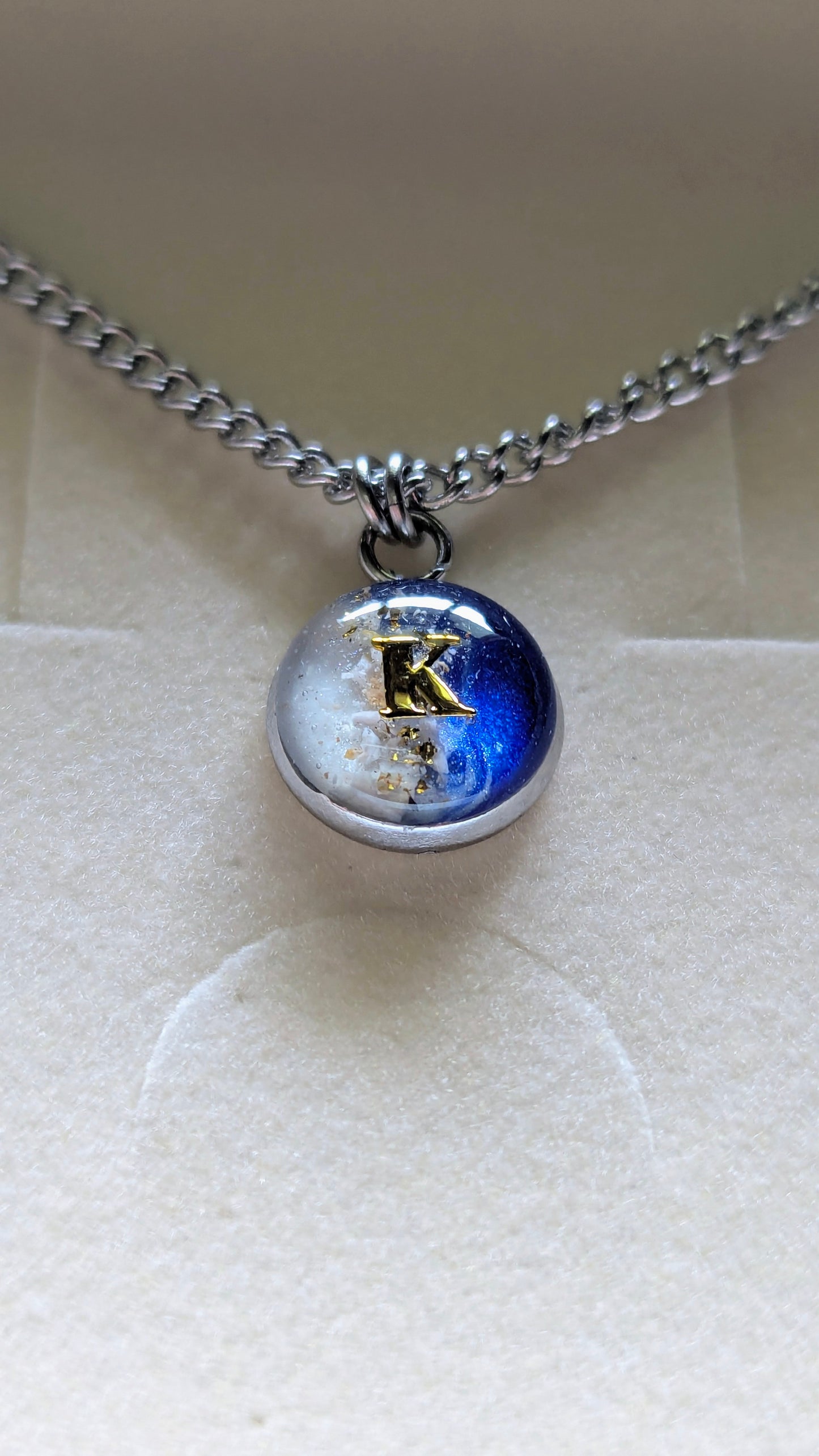 Collier souvenir animal Subtilys en or laminé 14k, médaillon fin avec inclusion de poils ou cendres — vue 27