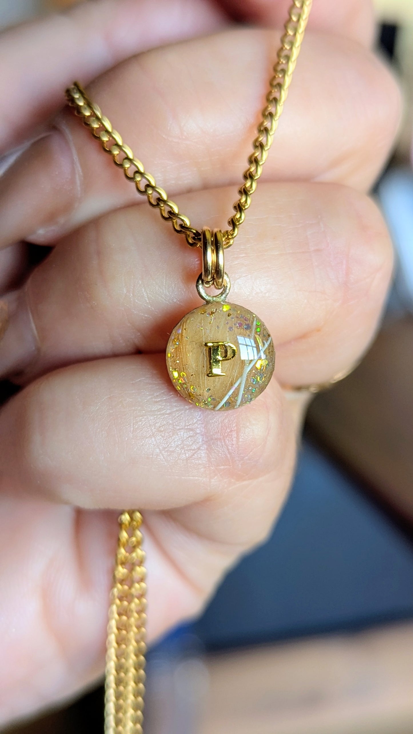 Collier souvenir animal Subtilys en or laminé 14k, médaillon fin avec inclusion de poils ou cendres — vue 23