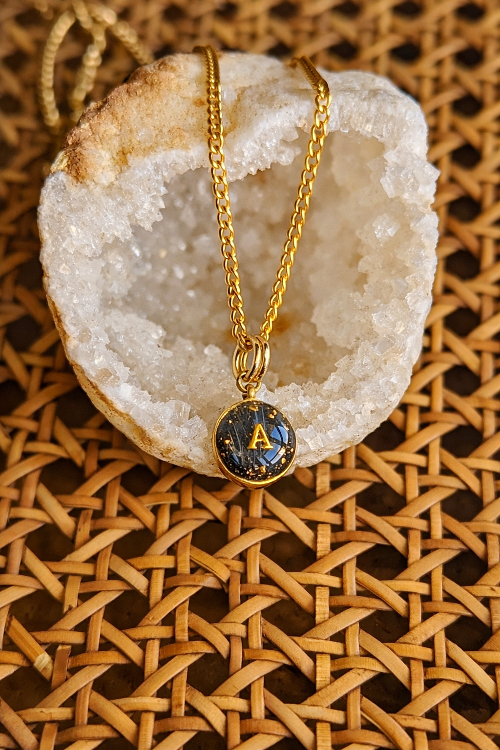 Collier souvenir animal Subtilys en or laminé 14k, médaillon fin avec inclusion de poils ou cendres — vue 37