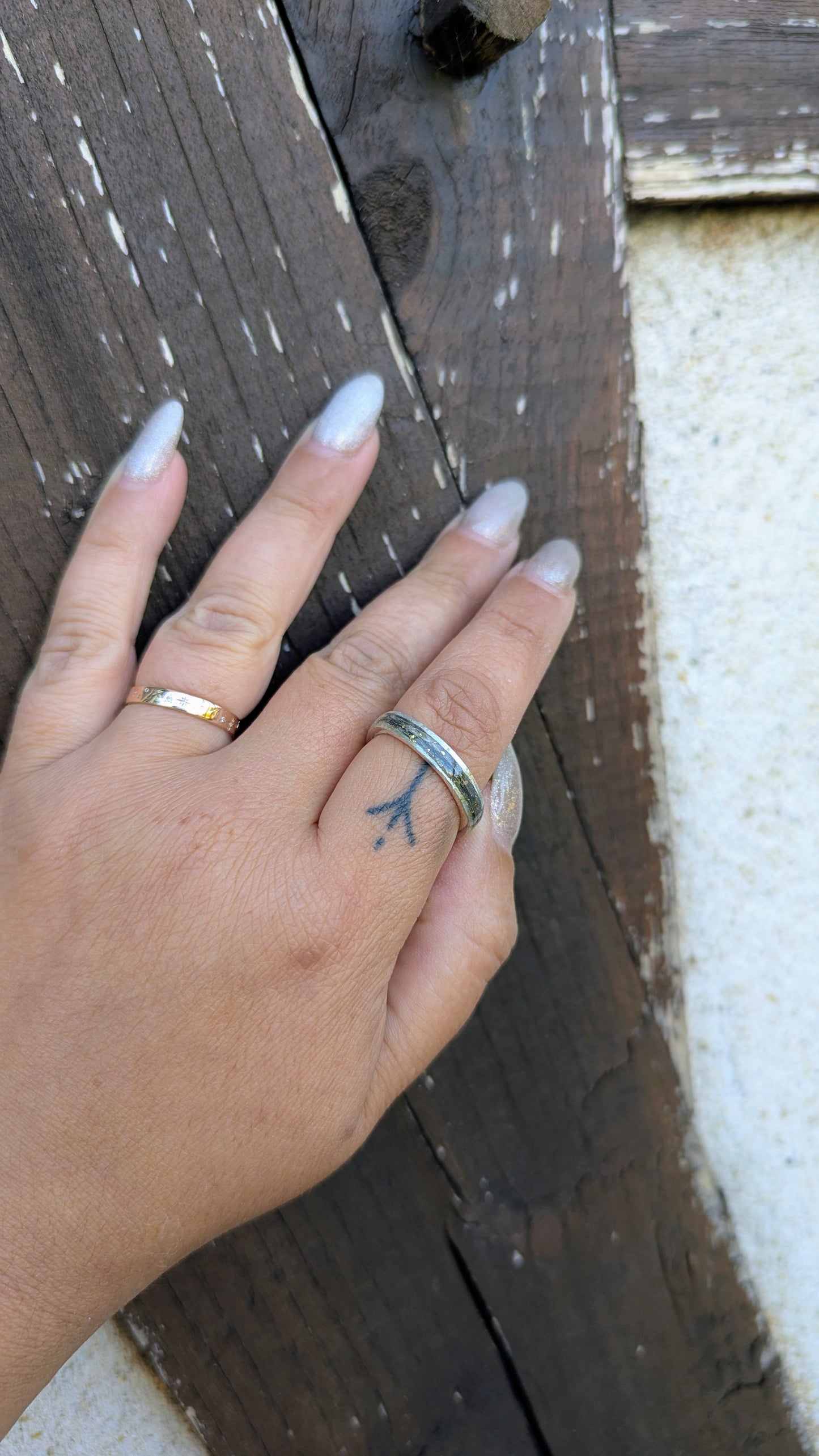 Bague souvenir animal Complys en argent massif forgé avec inclusion de poils ou cendres — vue 8