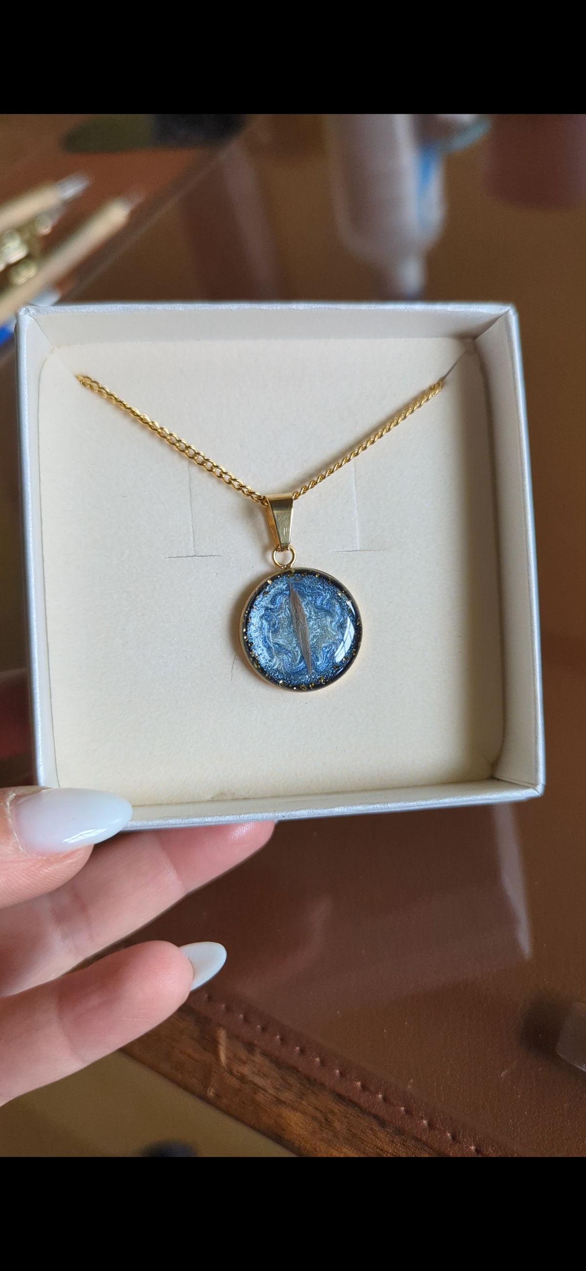 Collier souvenir animal Oculys en acier inox ou or laminé 14k avec inclusion de poils ou cendres — vue 7