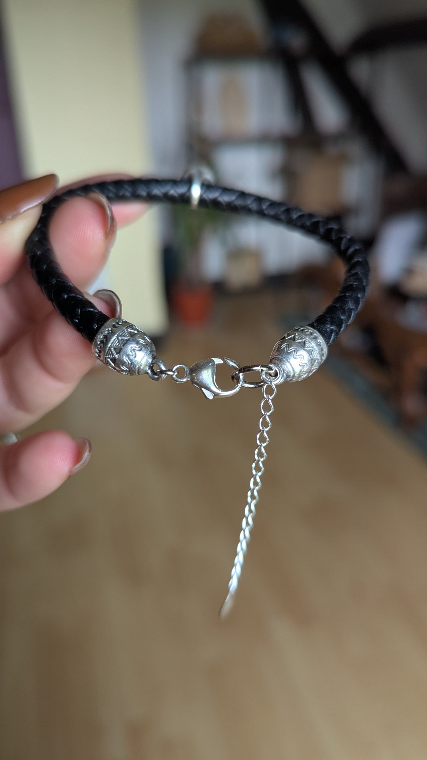 Bracelet "Cosmos" homme fait main en cuir tressé avec cendres animaux