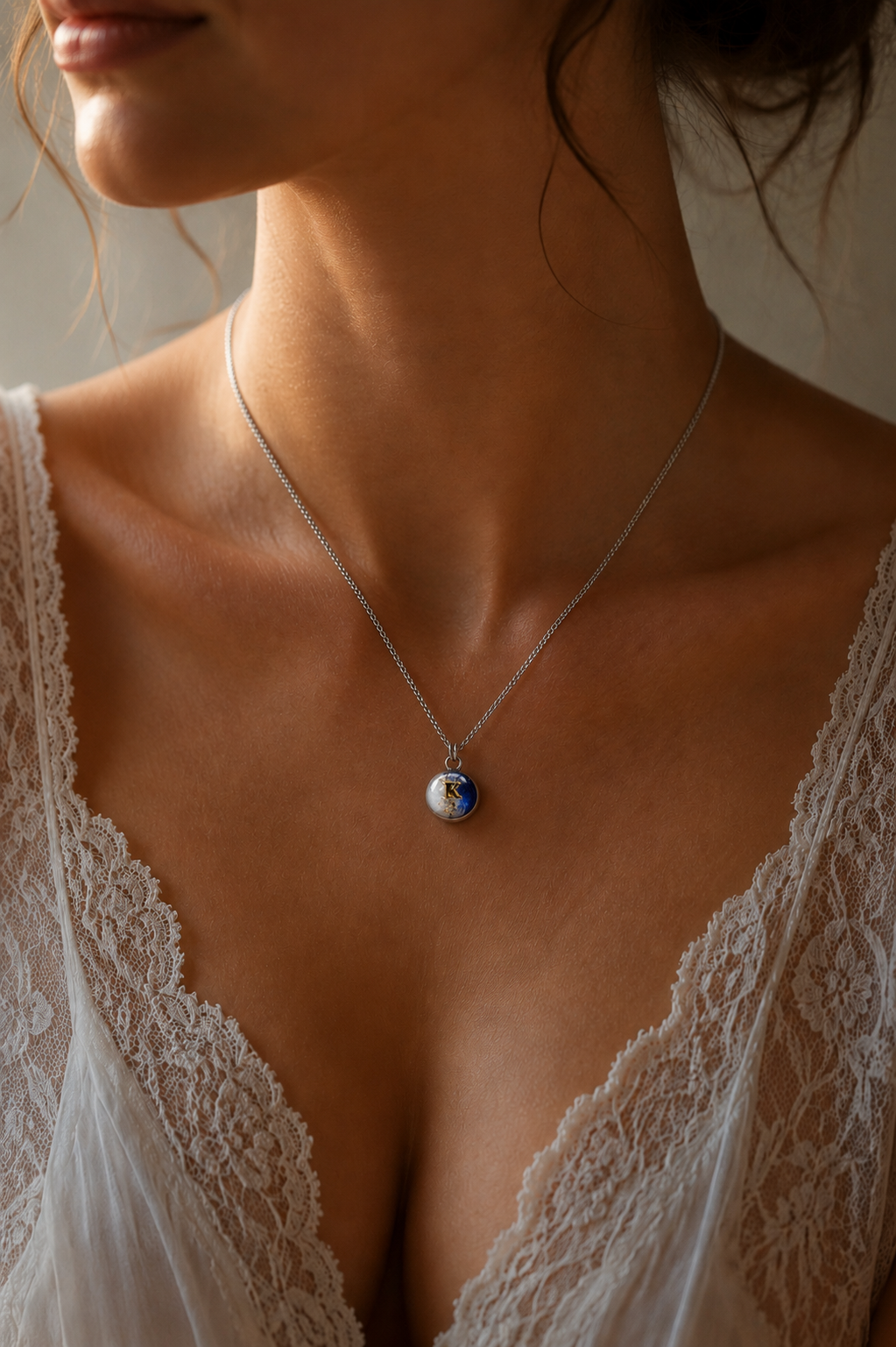 Collier souvenir animal Subtilys en or laminé 14k, médaillon fin avec inclusion de poils ou cendres — vue 28