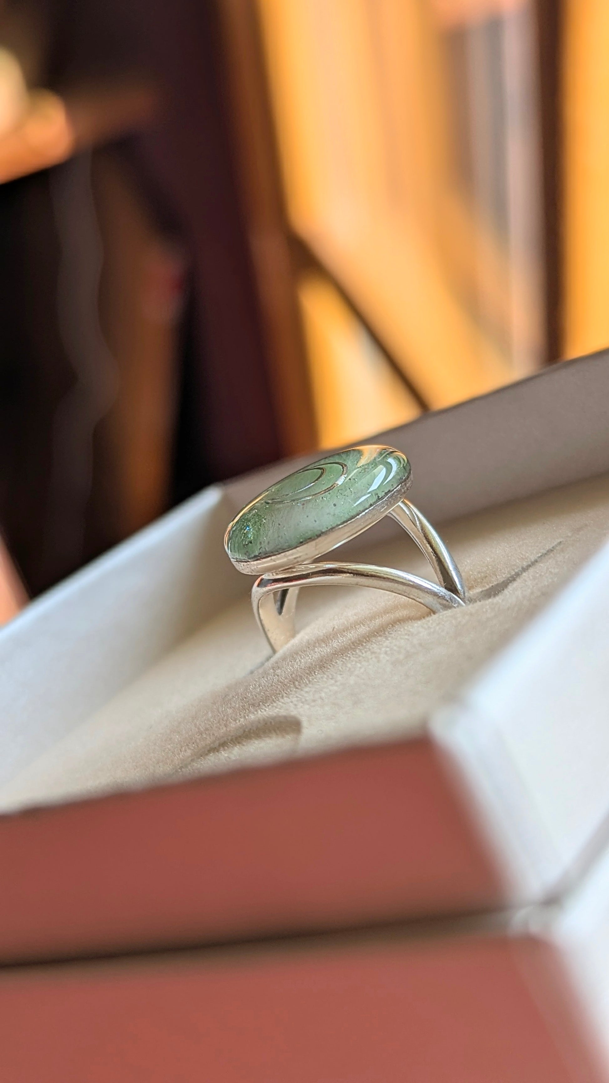 Bague souvenir animal L'intuitive en argent réglable avec inclusion de poils, moustaches ou cendres — vue 9
