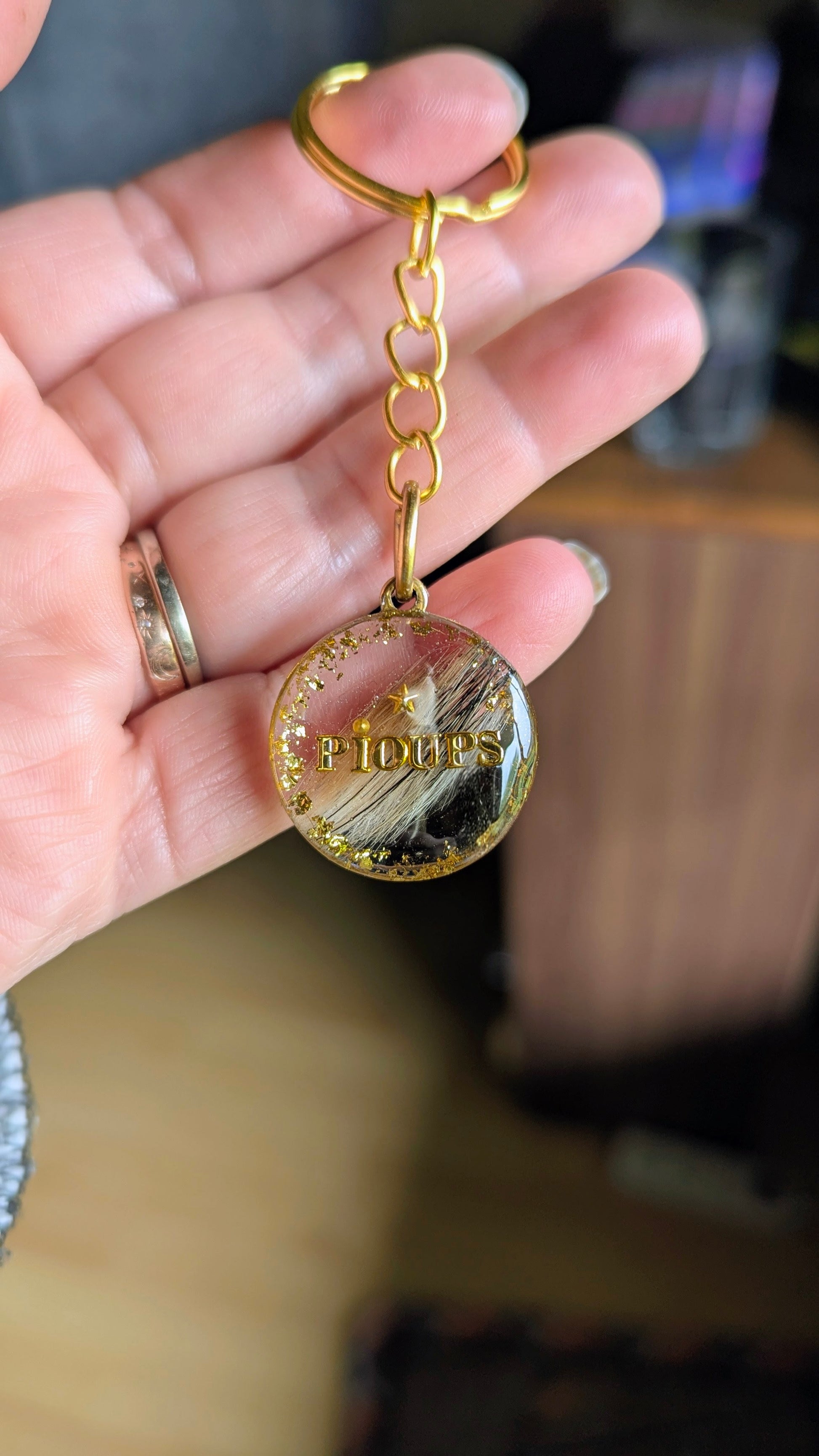 Porte-clés souvenir animal en acier inox avec inclusion résine de poils, plumes ou cendres — vue 18